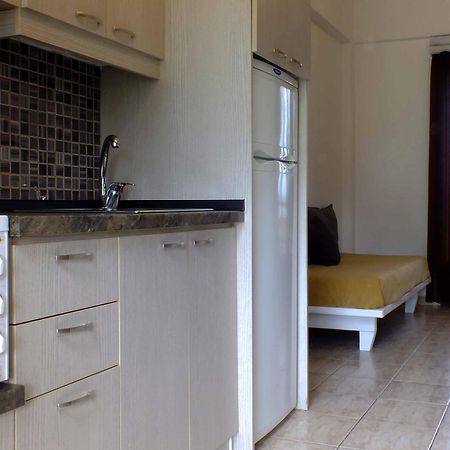 וורוורו Christaras Apartments מראה חיצוני תמונה