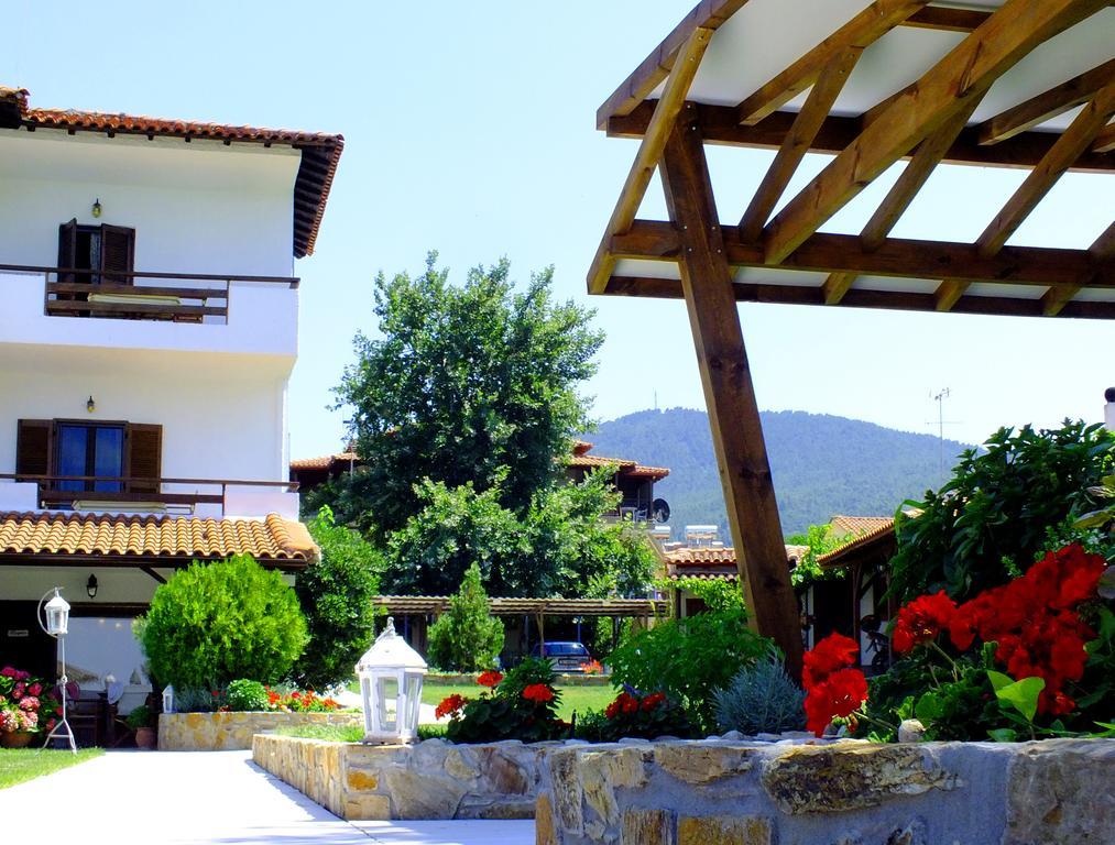 וורוורו Christaras Apartments מראה חיצוני תמונה