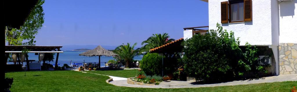 וורוורו Christaras Apartments מראה חיצוני תמונה