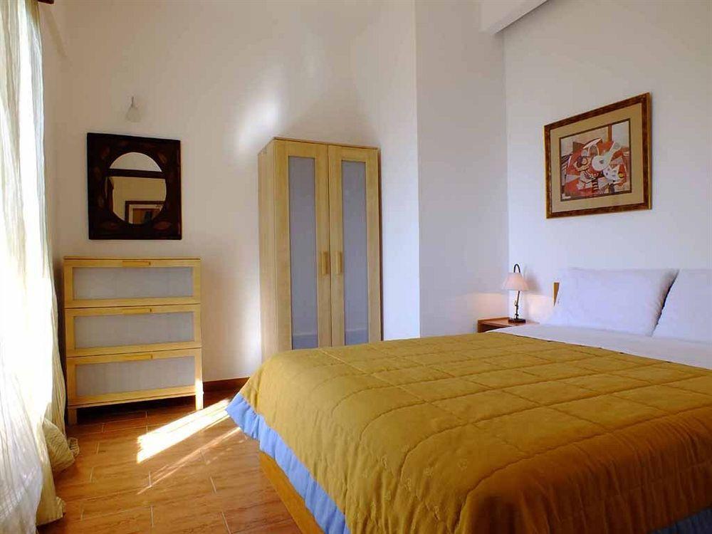 וורוורו Christaras Apartments מראה חיצוני תמונה